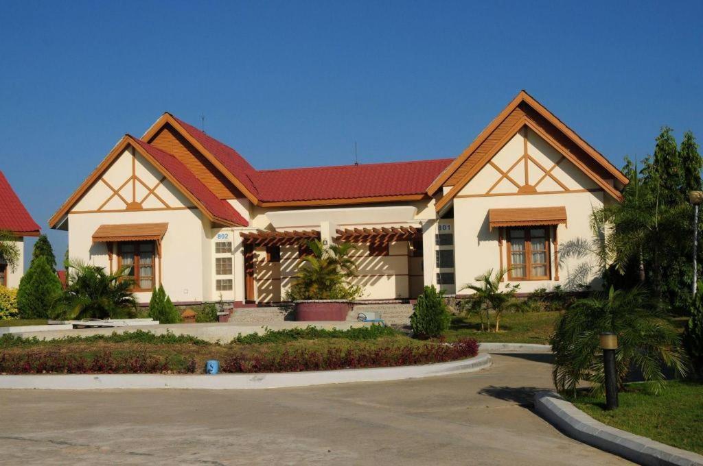 미앗 토 윈 호텔 Naypyidaw 외부 사진